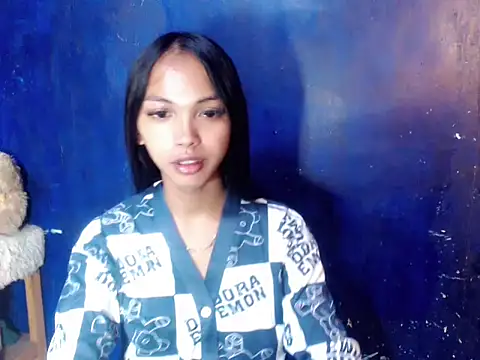 Snapshot of Simi_Ipit chatting on April 19, 2026, 6:21 pm Simi Ipit online show from April 19, 2026, 6:21 pm