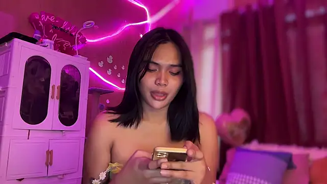 Yourbaby angelx online show from January 14, 2026, 7:01 am