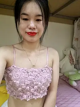 Baby-ladytits2025 online show from September 17, 2025, 4:09 pm