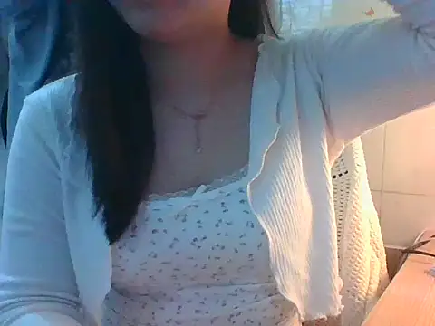 Snapshot of Linzly chatting on February 7, 2026, 2:30 am Linzly online show from February 7, 2026, 2:30 am