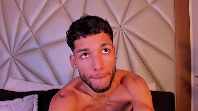 Thiagoferreti online show from March 28, 2026, 12:39 pm