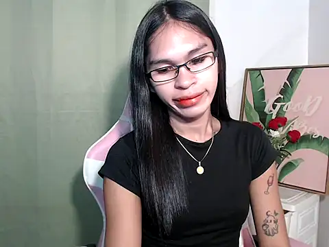 sexloverxxz online show from October 2, 2025, 10:18 am