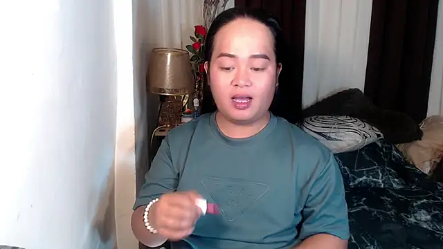 YourSweet-mich online show from February 24, 2026, 5:19 am