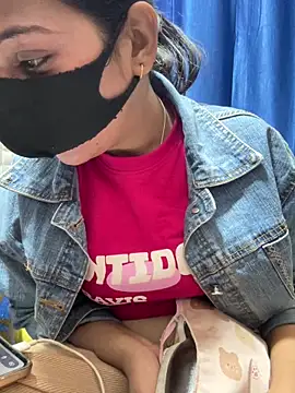 Hot Jaanvi  online show from February 6, 2026, 12:17 am