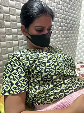 Hot Jaanvi  online show from April 15, 2026, 6:52 am