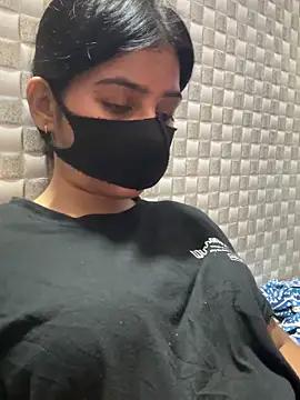 Hot Jaanvi  online show from June 7, 2026, 4:23 pm