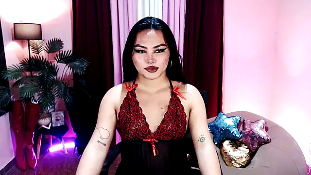 Unique Maya online show from November 28, 2025, 6:41 pm