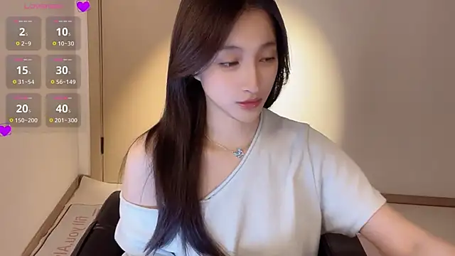 Seraphina-se online show from December 17, 2025, 6:02 pm