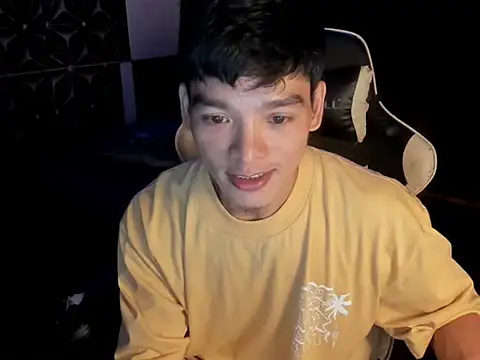 AsianHotBODYY online show from November 5, 2025, 9:56 am