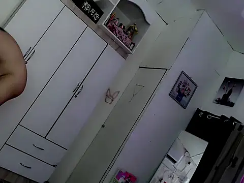 Snapshot of Miss_twinny21 chatting on November 13, 2025, 7:01 am Miss twinny21 online show from November 13, 2025, 7:01 am