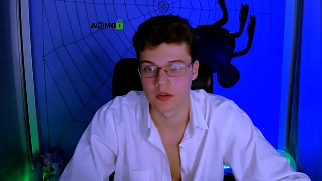 Snapshot of lucas_long_ chatting on October 23, 2025, 6:50 pm lucas long online show from October 23, 2025, 6:50 pm