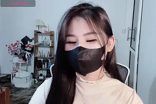 Snapshot of ___Daisy___ chatting on November 23, 2025, 2:05 pm Daisy online show from November 23, 2025, 2:05 pm