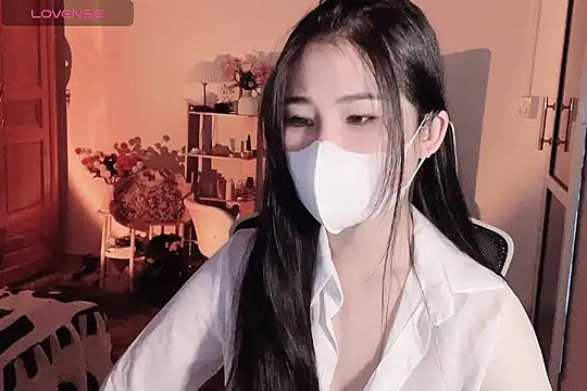 Snapshot of ___Daisy___ chatting on October 8, 2025, 7:36 pm Daisy online show from October 8, 2025, 7:36 pm