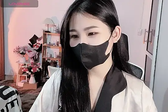 Snapshot of ___Daisy___ chatting on October 22, 2025, 5:18 am Daisy online show from October 22, 2025, 5:18 am