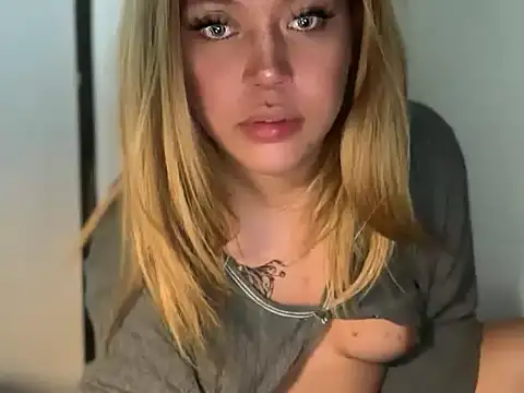 caligirlnikita online show from April 29, 2026, 10:30 am