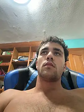 aavrdvh33 online show from October 23, 2025, 1:04 am