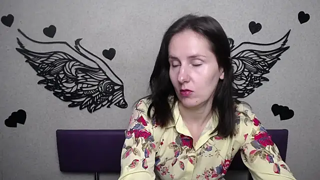 KarinaSwann online show from September 25, 2025, 6:08 am