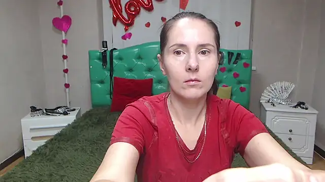 KarinaSwann online show from September 17, 2025, 5:42 am