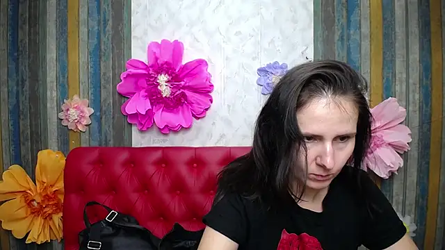KarinaSwann online show from September 18, 2025, 6:05 am