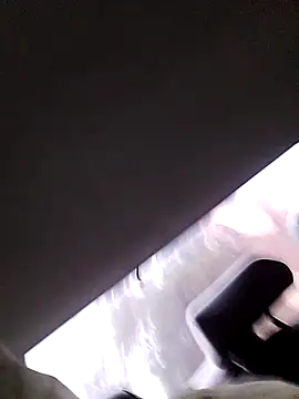 sweetchery999999 online show from November 7, 2025, 1:37 pm