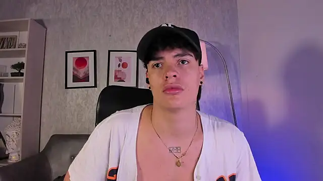 BenitoSaenz online show from November 9, 2025, 11:47 am