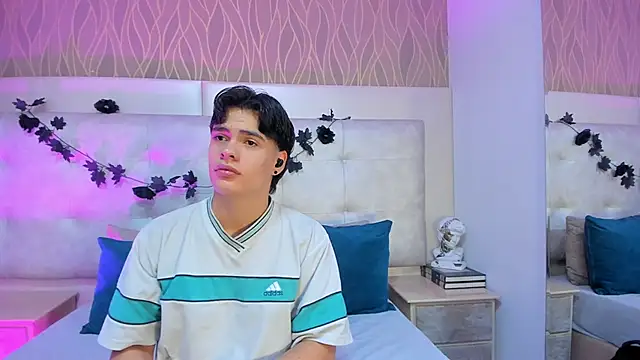 BenitoSaenz online show from December 4, 2025, 12:37 pm