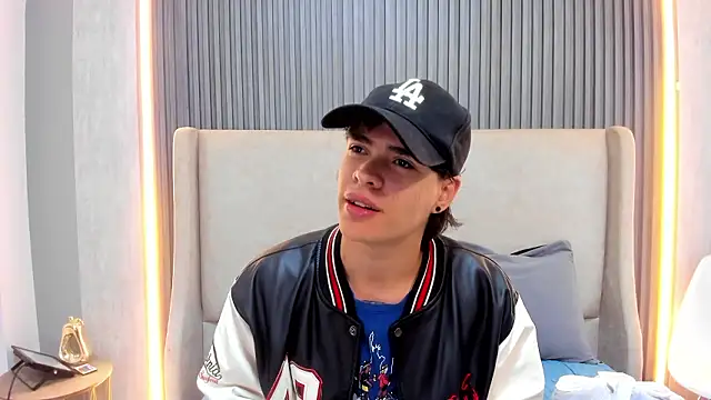 Snapshot of BenitoSaenz chatting on February 3, 2026, 12:32 pm BenitoSaenz online show from February 3, 2026, 12:32 pm