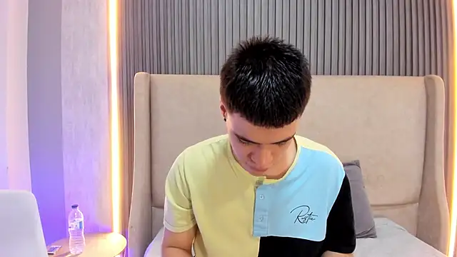 Snapshot of BenitoSaenz chatting on February 19, 2026, 1:08 pm BenitoSaenz online show from February 19, 2026, 1:08 pm