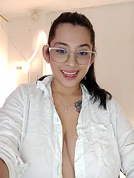 Snapshot of VALENTINA_ROUSE_ chatting on July 30, 2026, 7:02 pm VALENTINA ROUSE online show from July 30, 2026, 7:02 pm