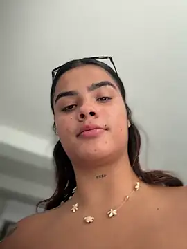 Snapshot of Kaily_Sweet16 chatting on February 15, 2026, 4:39 pm Kaily Sweet16 online show from February 15, 2026, 4:39 pm