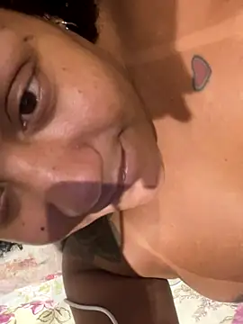 Snapshot of morenaluaa chatting on October 24, 2025, 2:43 am morenaluaa online show from October 24, 2025, 2:43 am