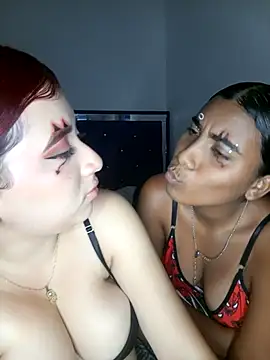 Snapshot of Chloe_Sky_love chatting on October 10, 2025, 4:57 am Chloe Sky love online show from October 10, 2025, 4:57 am