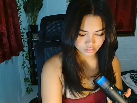 naughtyhothailey online show from June 24, 2026, 5:28 am
