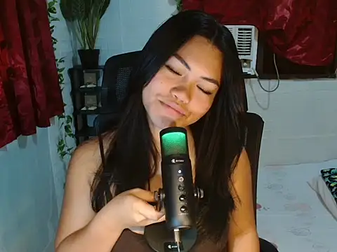 naughtyhothailey online show from June 7, 2026, 9:47 am