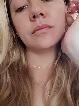 cameron 06 online show from April 28, 2026, 12:31 pm