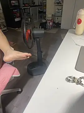 Mina048 online show from October 8, 2025, 7:25 pm