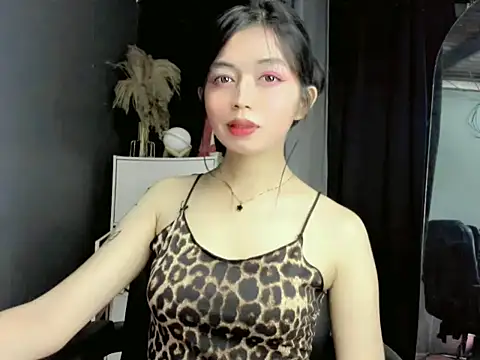 Snapshot of LexiLove chatting on October 1, 2025, 12:09 pm LexiLove online show from October 1, 2025, 12:09 pm