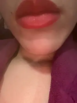 Mimisixo online show from April 10, 2026, 10:39 pm