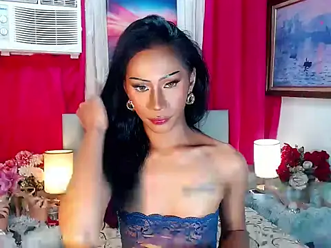 sassylatina online show from November 18, 2025, 2:53 pm