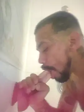 Cnutt310 online show from November 2, 2025, 6:18 am