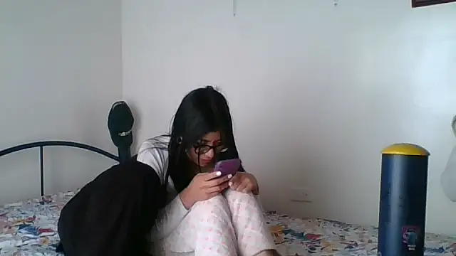 Snapshot of milkxxicecream chatting on September 30, 2025, 3:29 pm milkxxicecream online show from September 30, 2025, 3:29 pm
