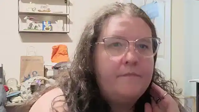 emberlynnix online show from September 9, 2025, 4:44 am