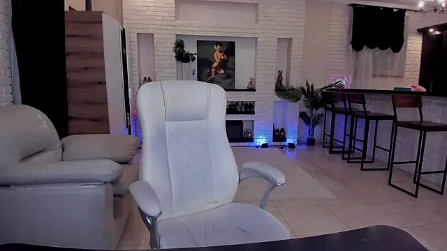 MariemLui online show from June 25, 2026, 2:33 pm