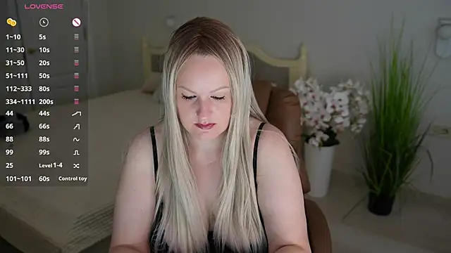 MariemLui online show from May 19, 2026, 7:48 am