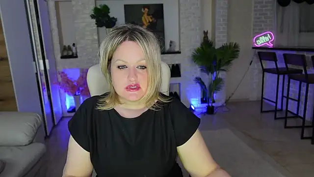 MariemLui online show from April 7, 2026, 3:58 pm