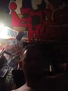 Twoslipperywhenwett online show from November 5, 2025, 4:43 pm