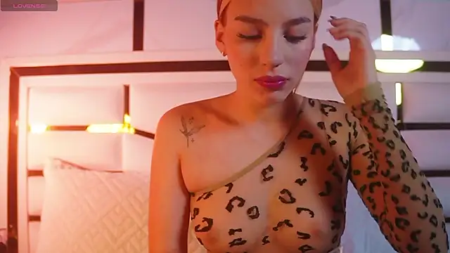 ambar rosse25 online show from February 3, 2026, 11:48 am