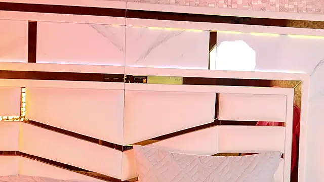 ambar rosse25 online show from November 26, 2025, 11:43 am