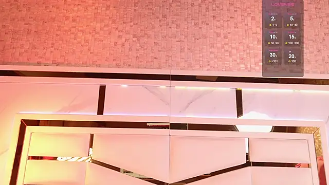 ambar rosse25 online show from October 22, 2025, 11:42 am