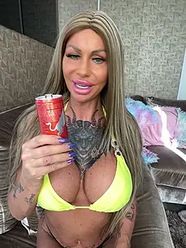 dutchbarbie online show from April 30, 2026, 4:25 pm